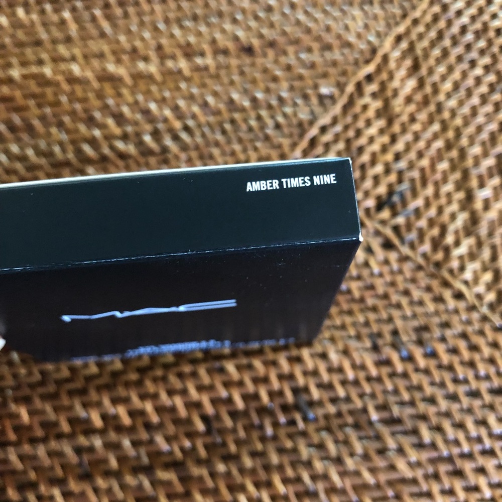 MAC Amber Times Nine Eyeshadow Palette - Picture 5 of 8